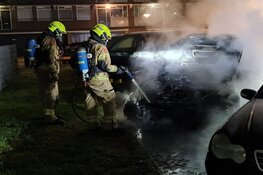 Auto door brand verwoest in Amalia van Solmstraat