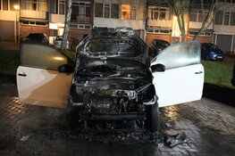 Auto door brand verwoest op Jongkindlaan