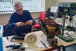 Kapotte spullen? Kom naar het Repair Café in de bibliotheek