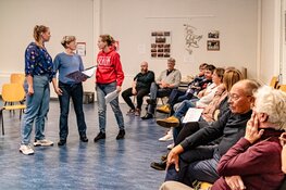 Scala schenkt 100 kaarten aan de voedselbank voor musical De 3 Musketiers