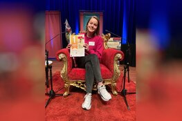 Pabo-student Aniek Schagen is de beste voorlezer van Noord-Holland en Pabo-student Tabitha Reijnen is de beste voorlezer van Zuid-Holland. Deze twee kanjers gaan door naar de landelijke finale en maken kans op de titel Pabo Voorleeskampioen 2022!