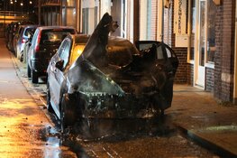 Auto&#39;s door brand verwoest op Uitenboschstraat en Bergerweg
