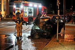 Auto&#39;s door brand verwoest op Uitenboschstraat en Bergerweg