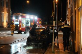Auto&#39;s door brand verwoest op Uitenboschstraat en Bergerweg