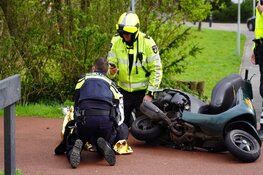 Scooterrijder onderuit na achtervolging in Alkmaar