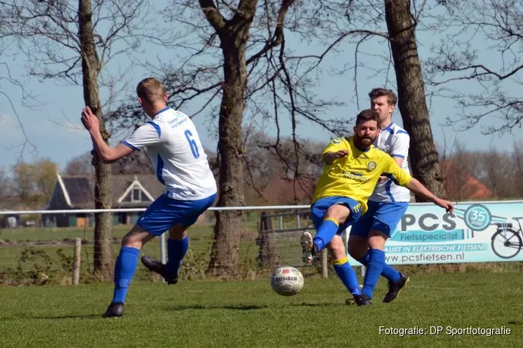 Sporting S wint opnieuw in Schermer derby. Gehavend SSV geeft nog goed partij