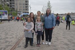 33-jarige Mirjam loopt al voor de 26e keer op rij de Avond4daagse in Alkmaar, en dat deed ze niet alleen!