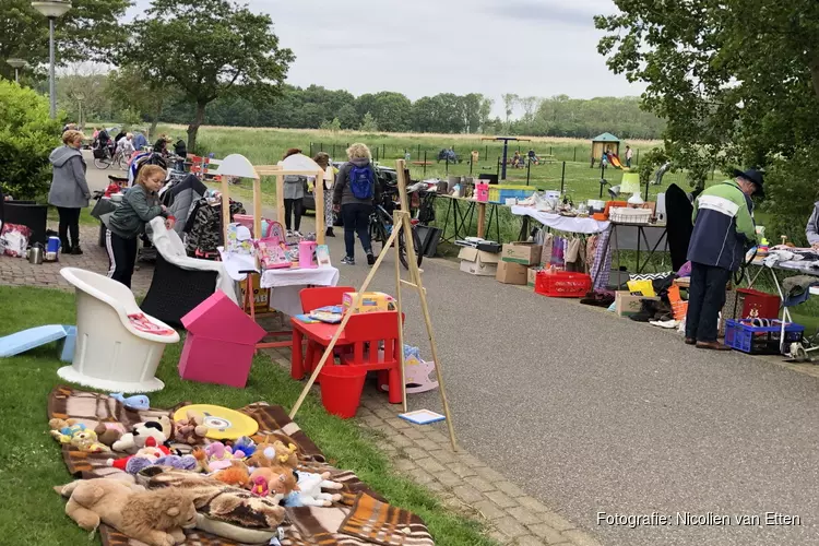 Straatrommelmarkt Achtergraft Koedijk