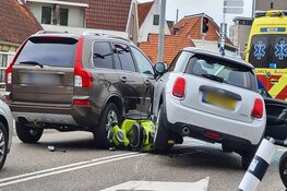 Scooter en twee auto&#39;s betrokken bij ongeval in Alkmaar