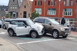 Scooter en twee auto&#39;s betrokken bij ongeval in Alkmaar