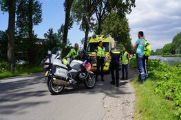 Vrachtwagen en auto in botsing op Boekelerdijk