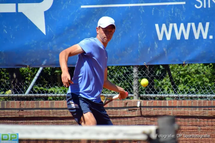 Donders kan net niet stunten in tweede ronde ITF Alkmaar, Houkes wel