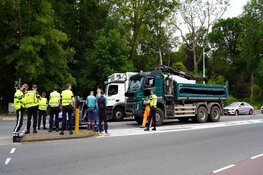Automobiliste aangereden door vrachtwagen op de Kennemerstraatweg