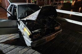 Auto door brand verwoest in De Rijp