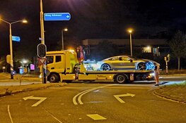 Porsche uit de bocht in Alkmaar, bestuurder aangehouden