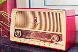 Op 31 augustus duikt Radio Elvira in het verleden van de zeezenders