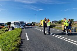 Meerdere gewonden bij ongeval tussen auto en camper op N9, weg afgesloten