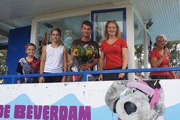 Een groot feest op de laatste zwemdag van Zwembad de Bever met 50.000ste bezoeker!