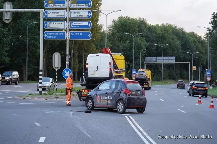 Ongeval met drie auto&#39;s op N245 in Alkmaar