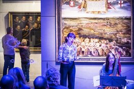 Papieren politiek en gezongen overwinningen