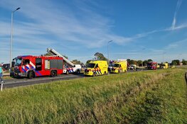 Persoon overleden bij botsing tussen auto en touringcar op N9