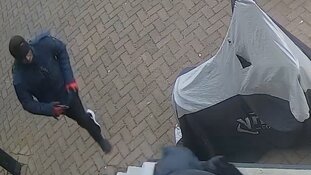 Wie herkent deze mannen?