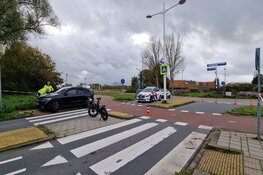 Fietser met spoed naar ziekenhuis na aanrijding in Alkmaar