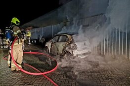 Auto door brand verwoest in Alkmaar