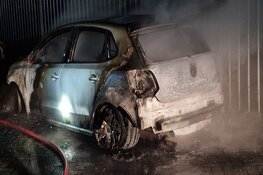 Auto door brand verwoest in Alkmaar