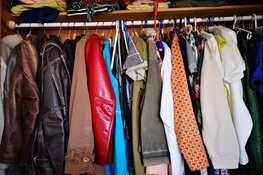 Kledingruilbeurs voor dames en tieners in De Rietschoot