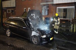 Auto door brand verwoest in Klipperstraat