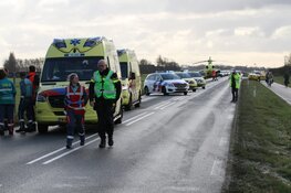 Botsing met vier auto's op N203 bij Castricum, zeker twee gewonden