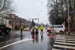 Fietser gewond bij ongeval met vrachtwagen