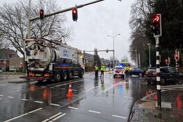Fietser gewond bij ongeval met vrachtwagen