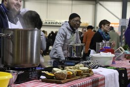 Wie maakte de lekkerste snert van Nederland? Snertevent en streekproductenmarkt bij Boer Ted in de Schermer