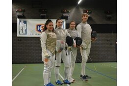 Vier jeugdschermers van HollandSchermen naar EJK 2023 in Estland
