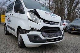 Aanrijding op verkeersplein Kooimeer