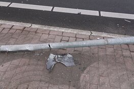 Bestuurder valt in slaap op N242, auto total loss