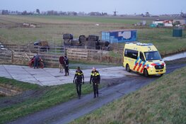 Motorrijder rijdt van dijk in Grootschermer en raakt gewond