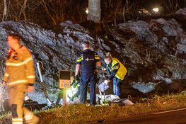 Gevaarlijke verdachte crasht met auto in Alkmaar, grote zoektocht