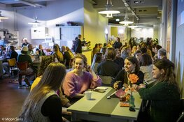 Karavaan verraste met gloednieuw festival in theater de Drukkerij