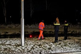 Drankrijder rijdt auto te water in Alkmaar
