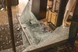 Onderbroeken buitgemaakt op snelkraak op winkel Laat