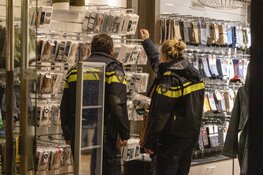 Onderbroeken buitgemaakt op snelkraak op winkel Laat