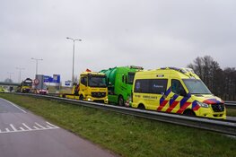 Auto van achteren aangereden door vrachtwagen in Alkmaar