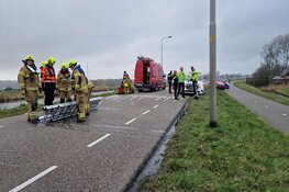 Auto te water nabij Schoorldam