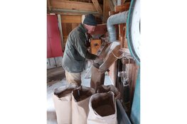 Voorzitter De Hollandsche Molen bezoekt bijzondere molen De Otter in Oterleek