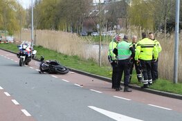 Kindje raakt zwaargewond bij aanrijding motor met bakfiets in Alkmaar