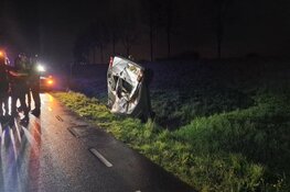 Auto crasht in Zuidschermer