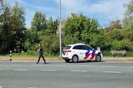 Wielrenner aangereden op rotonde in Alkmaar